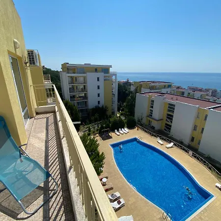 Sea View Panoramic Apartments, Noks Crown Club *