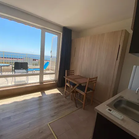 Daire Sea View Panoramic Apartments, Noks Crown Club *