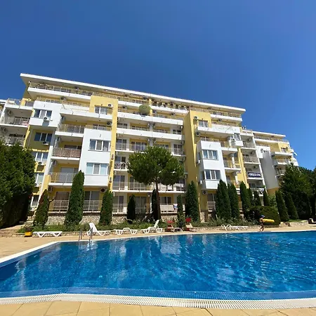 Sea View Panoramic Apartments, Noks Crown Club 아파트