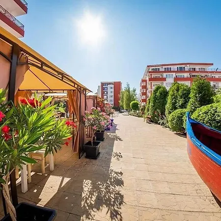 Апартамент Sea View Panoramic Apartments, Noks Crown Club Свети Влас