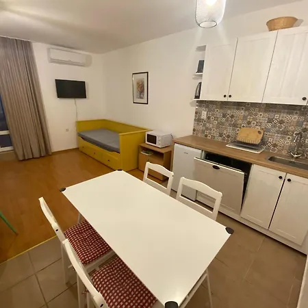 Sea View Panoramic Apartments, Noks Crown Club *