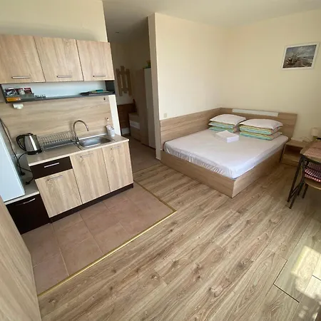 Sea View Panoramic Apartments, Noks Crown Club Daire Sveti Vlas