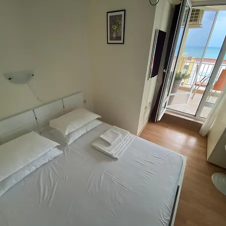 Sea View Panoramic Apartments, Noks Crown Club 아파트